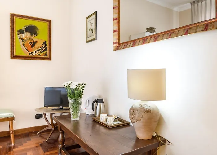 Two Elegant - Metro A 4* Roma