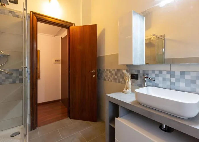 Two Elegant - Metro A 4* Roma